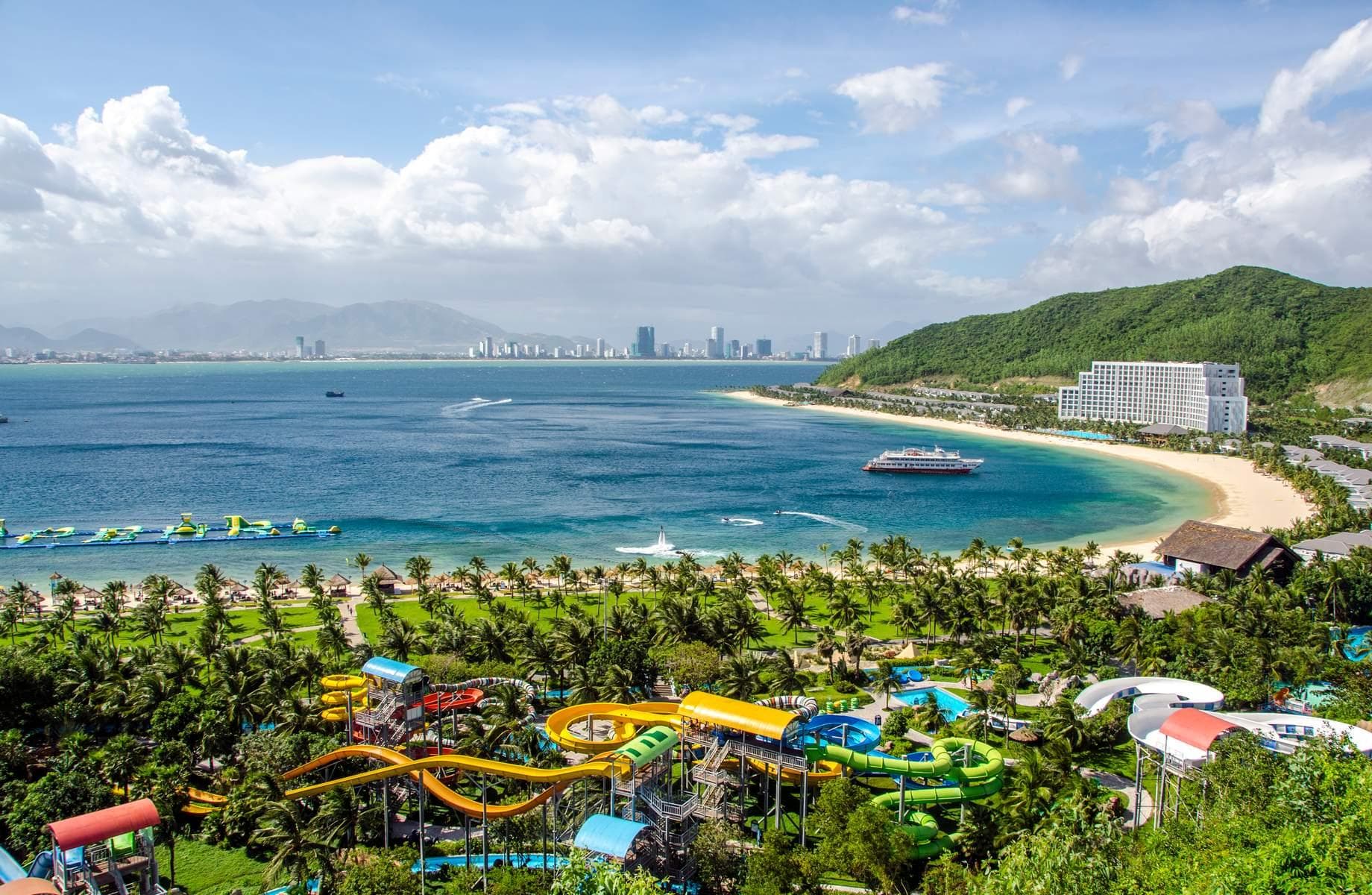 Tháp Bà Ponaga - Dốc Lết – Vega City – Marina Beach Club - Chùa Long Sơn – Viện Hải Dương Học - Làng Gốm Bàu Trúc