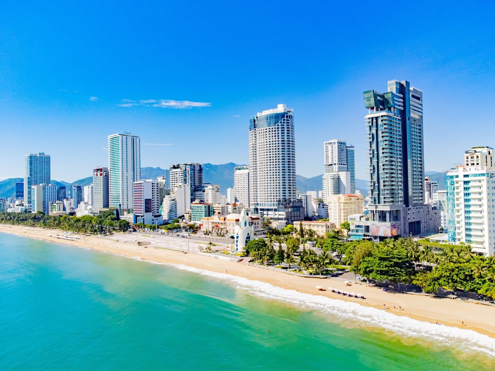 Sự Kiện Lễ Hội Ẩm Thực : Nha Trang – Chùa Long Sơn - Dốc Lết - Vega City Tháp Bà Ponaga – Làng Yến Mai Sinh
