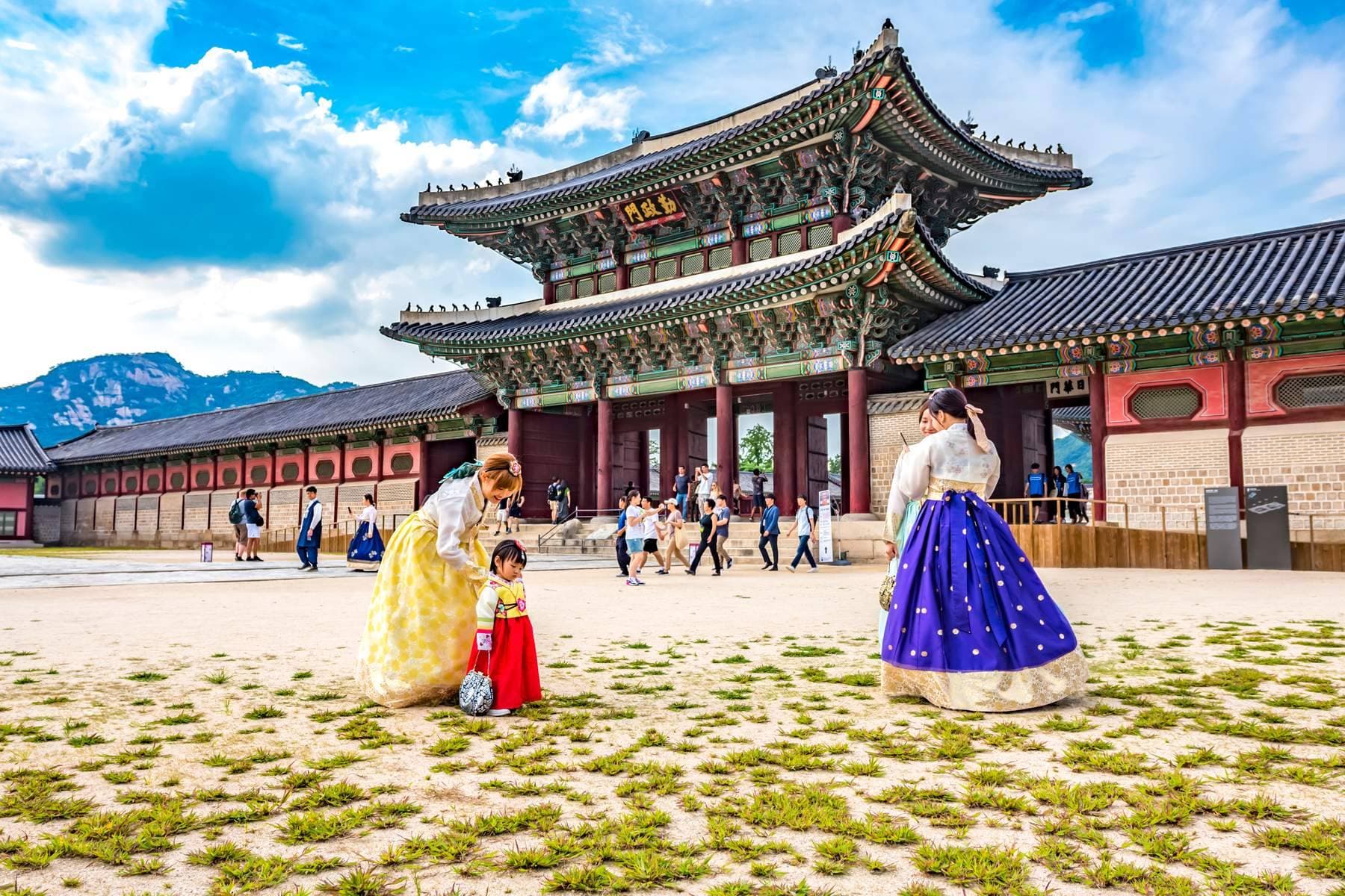 Hàn Quốc (Seoul - Nami – Làng Dân Tộc Korean Folk – Công Viên Everland - Painter Heros Show - Thư Viện Starfield)