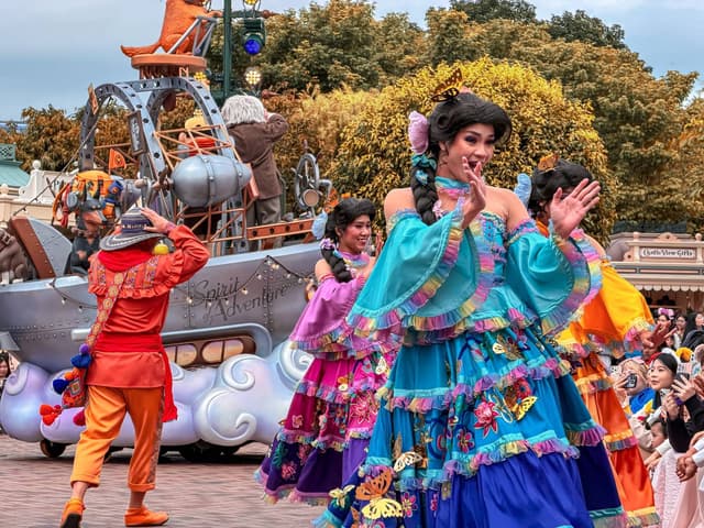 Hong Kong (Đại Lộ Danh Vọng - Chợ Quý Bà - Thiền Viện Chí Liên - Bảo Tàng Sáp - 01 Ngày Tự Do Hoặc Option)