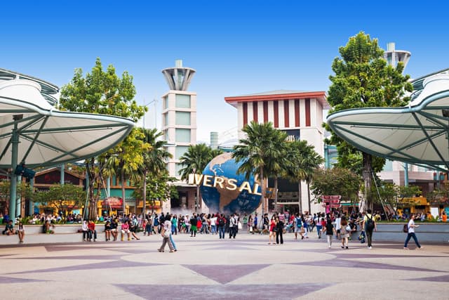 Singapore (Gardens By The Bay - Wings Of Time - Flower Dome - Cloud Forest - Universal Studios)