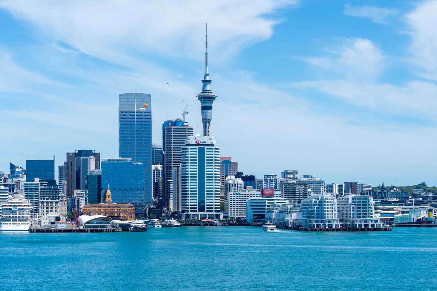 New Zealand (Auckland - Waitomo - Rotorua – Christchurch – Wanaka - Queenstown - Milford Sound - Auckland)
