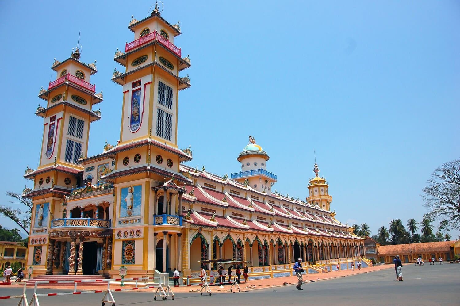 TÂY NINH - TÒA THÁNH - VƯỜN DÂU TẰM BA PHONG   CÁP TREO SUNWORLD BÀ ĐEN