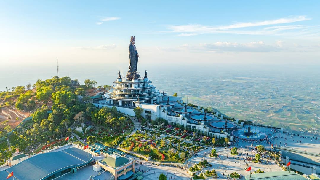 TÂY NINH - TÒA THÁNH - VƯỜN DÂU TẰM BA PHONG   CÁP TREO SUNWORLD BÀ ĐEN