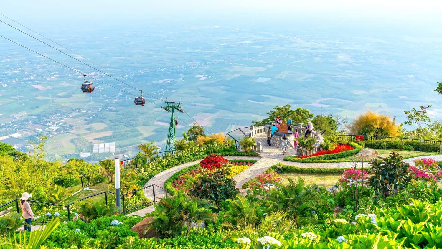 TÂY NINH - TÒA THÁNH - VƯỜN DÂU TẰM BA PHONG   CÁP TREO SUNWORLD BÀ ĐEN