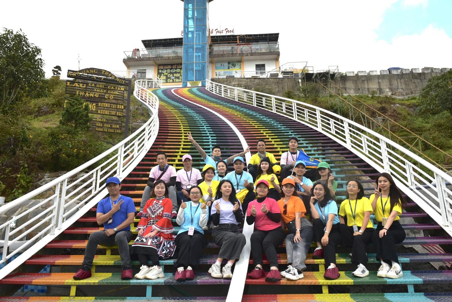 Vé Tham Quan Khu Du Lịch Cầu Kính Rồng Mây