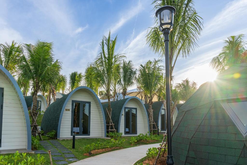 Nghỉ dưỡng 2N1D Tại WonderLand Phan Thiết - Tặng Vé Circus Land