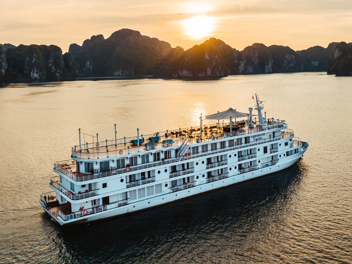 Du Thuyền Trong Ngày Ambassador Day Cruise