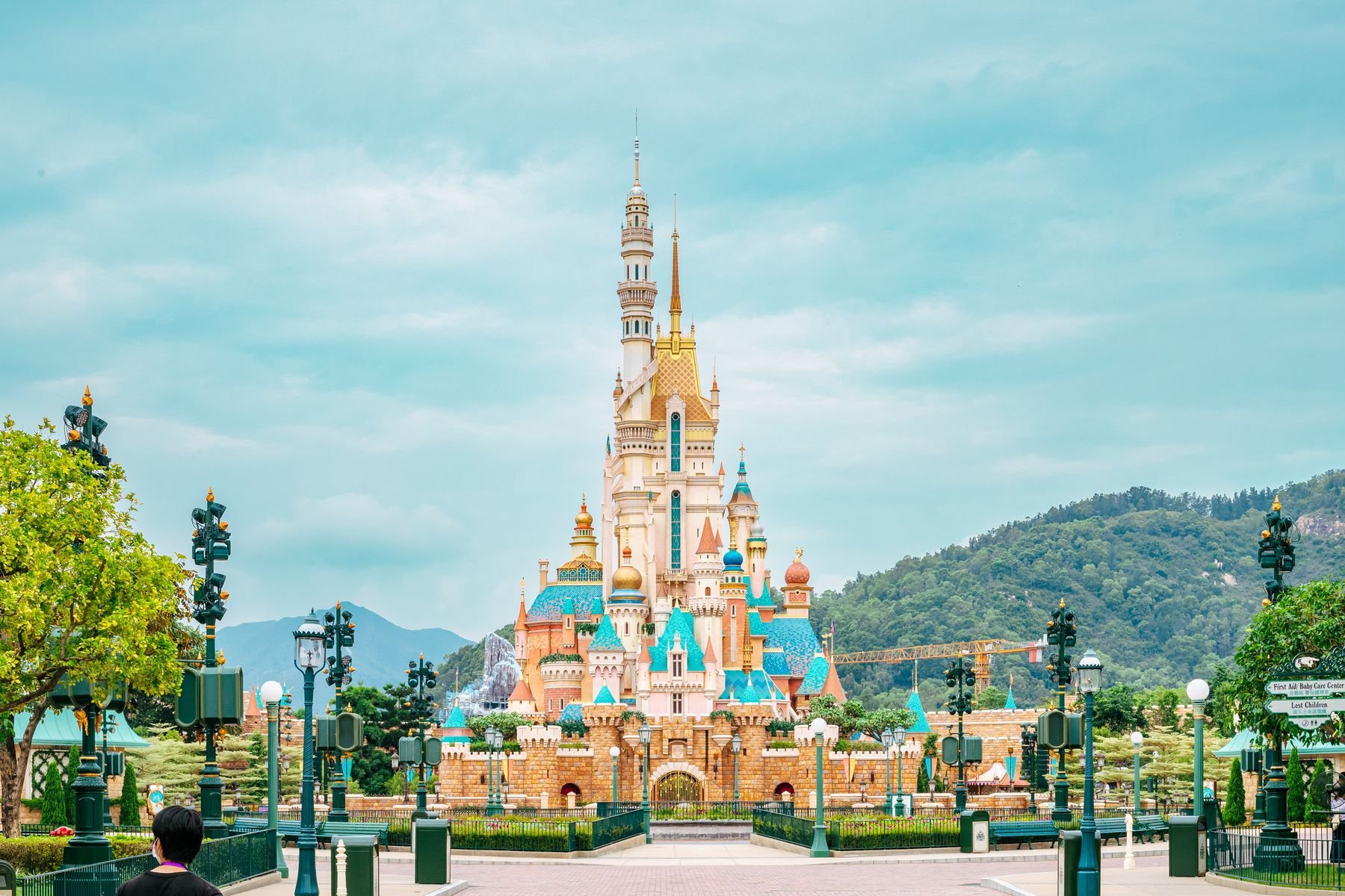 Hong Kong (Đại Lộ Danh Vọng - Chợ Quý Bà - Thiền Viện Chí Liên - Bảo Tàng Sáp - Công Viên Disneyland)