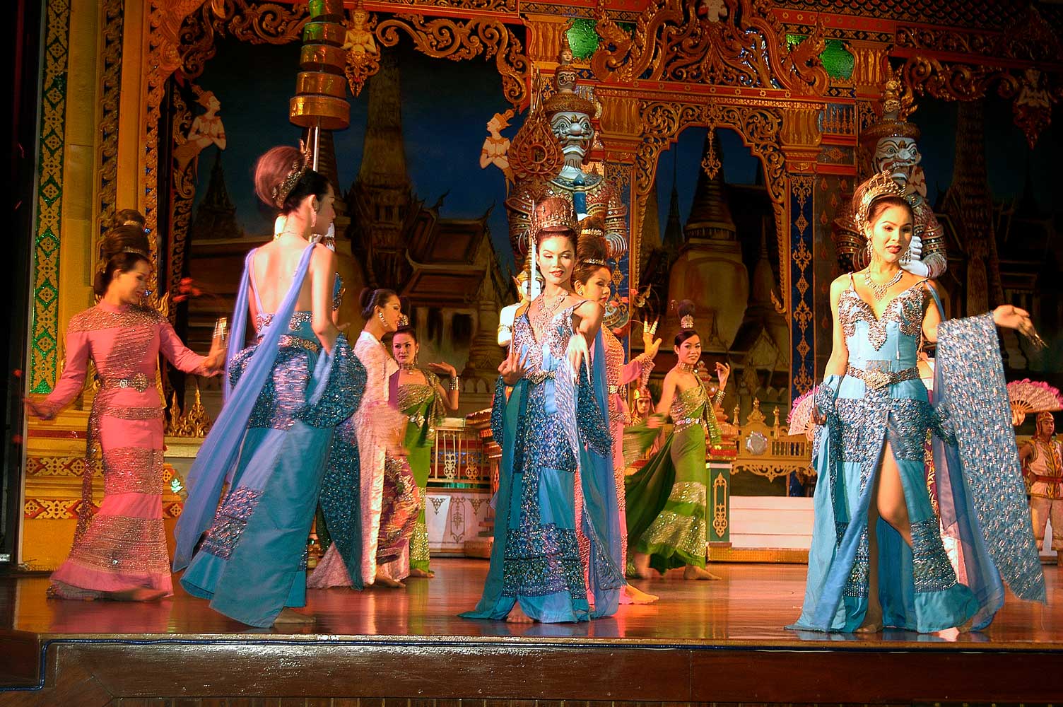Thái Lan (Bangkok - Pattaya - Nong Nooch - Chợ Nổi Lat Mayom - Skytrain - Alcazar Show - Buffet Du Thuyền Trên Sông Chaopraya)