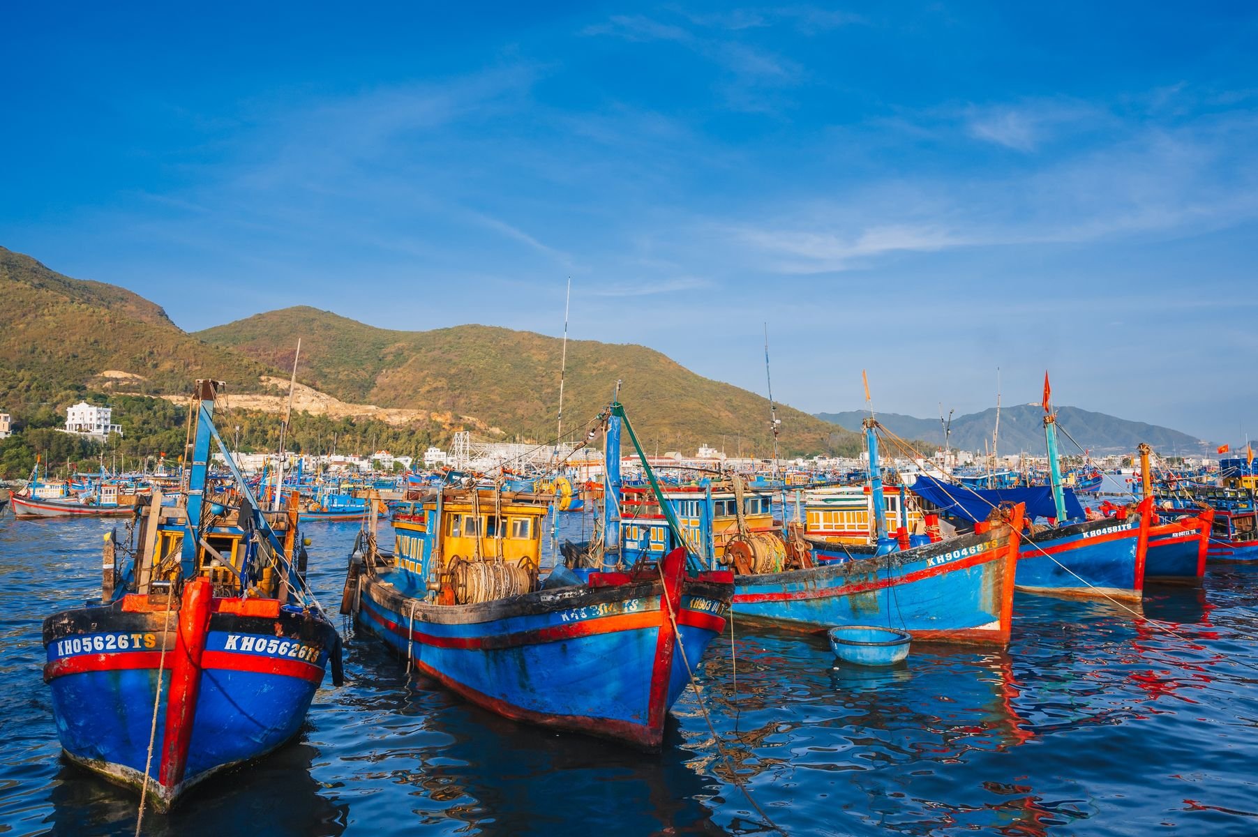 Tháp Bà Ponagar – Dốc Lết – Vega City - Chùa Long Sơn - Viện Hải Dương Học - Làng Gốm Bàu Trúc