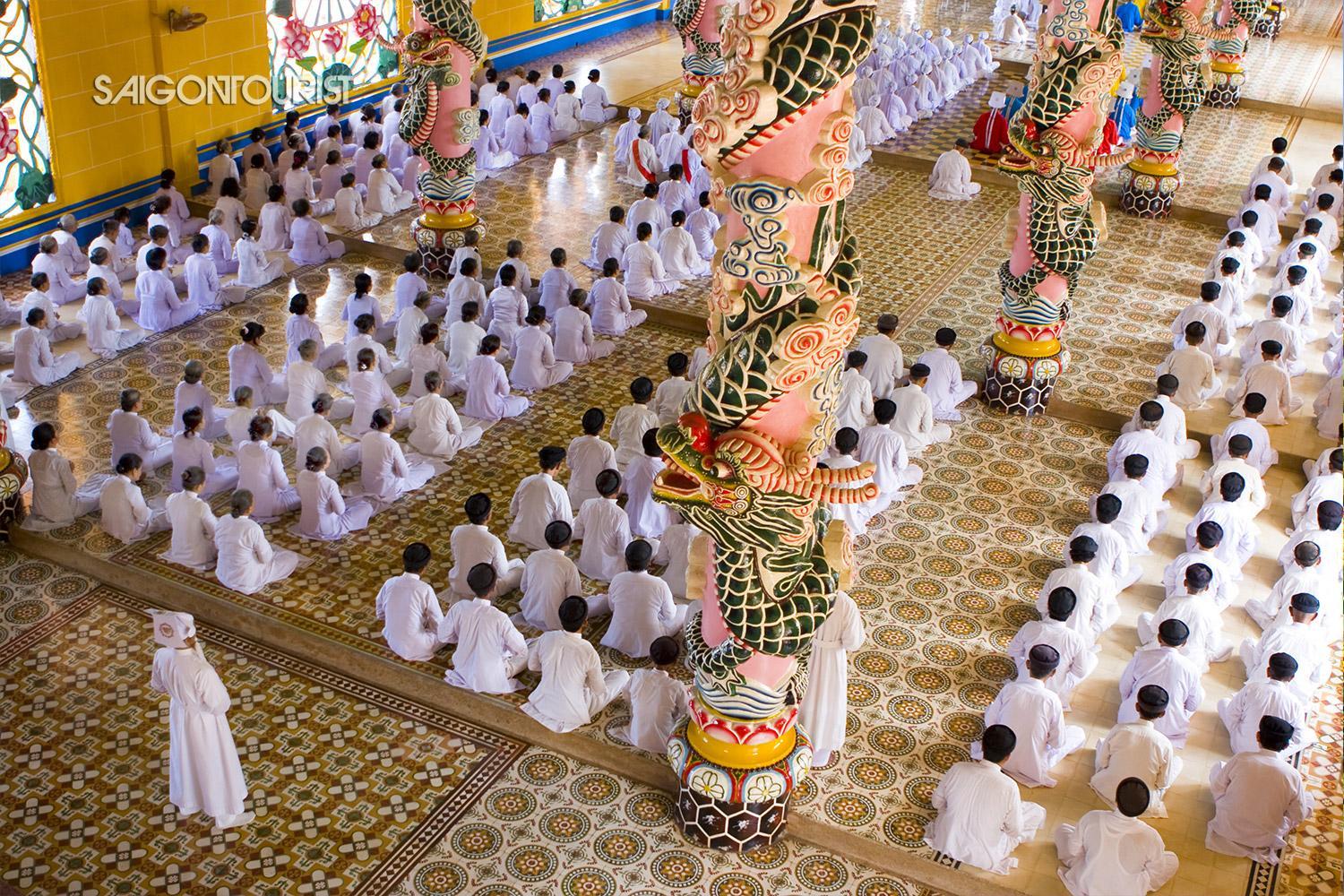Tây Ninh - Tòa Thánh - Vườn Dâu Tằm Ba Phong - Cáp Treo Sunworld Bà Đen
