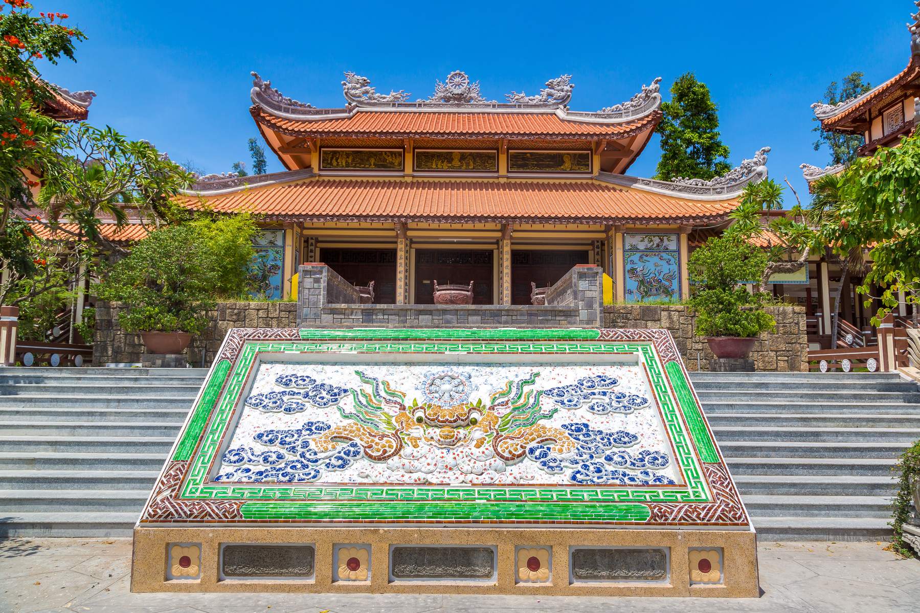 Thác Yang Bay - Chùa Long Sơn - Dốc Lết- Vega City - Tháp Bà Ponagar - Nhà Thờ Đá - Hải Dương Học - Làng Gốm Bàu Trúc