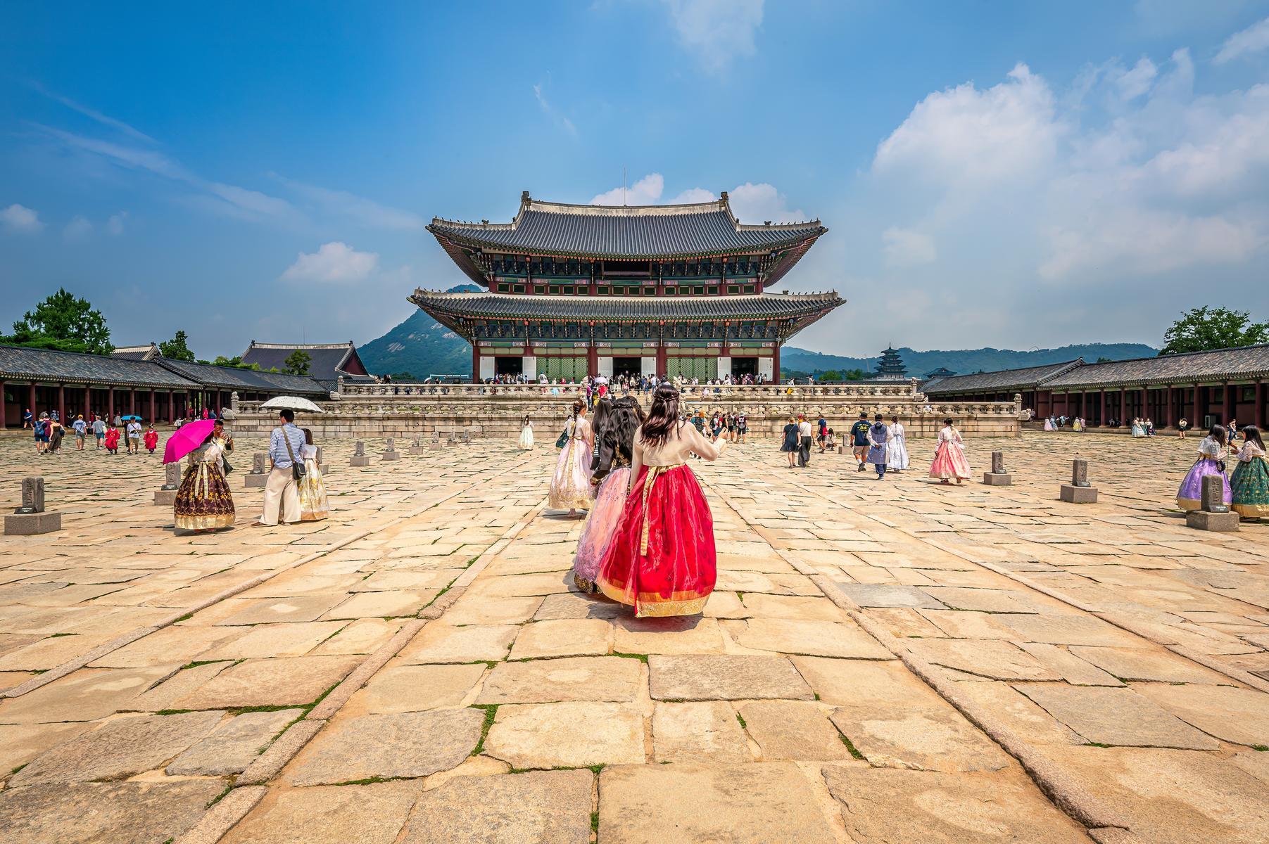 Hàn Quốc (Seoul - Nami - Cố Cung Gyeongbokgung - Thủy Cung Coex Aquarium - Painters Hero Show - Thư Viện Coex Starfield)