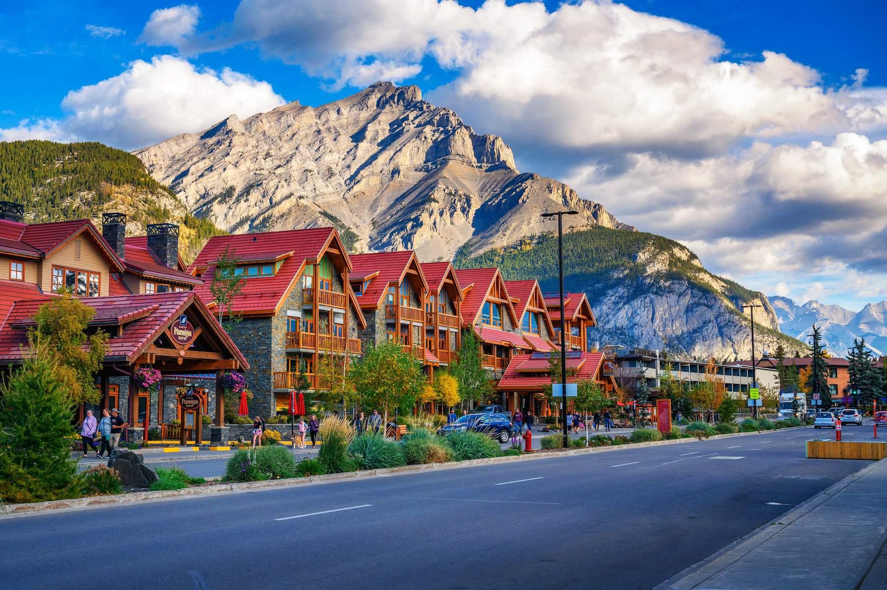 Canada (Vancouver - Whistler Village - Calgary - Banff - Edmonton)