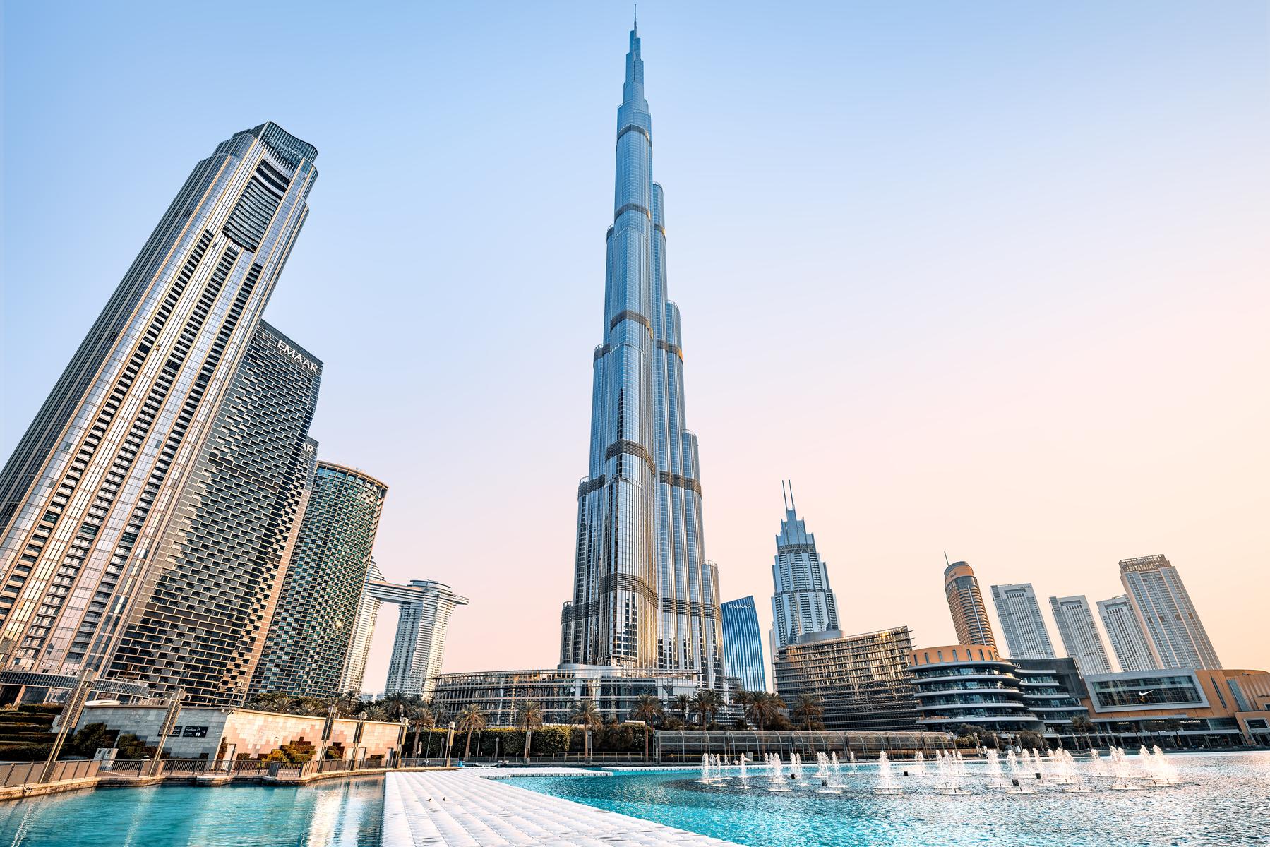 Dubai - Abu Dhabi (Tòa Tháp Burj Khalifa - Sa Mạc Safari - Dubai Aquarium & Underwater Zoo - Dinh Tổng Thống Qasr Al Watan)