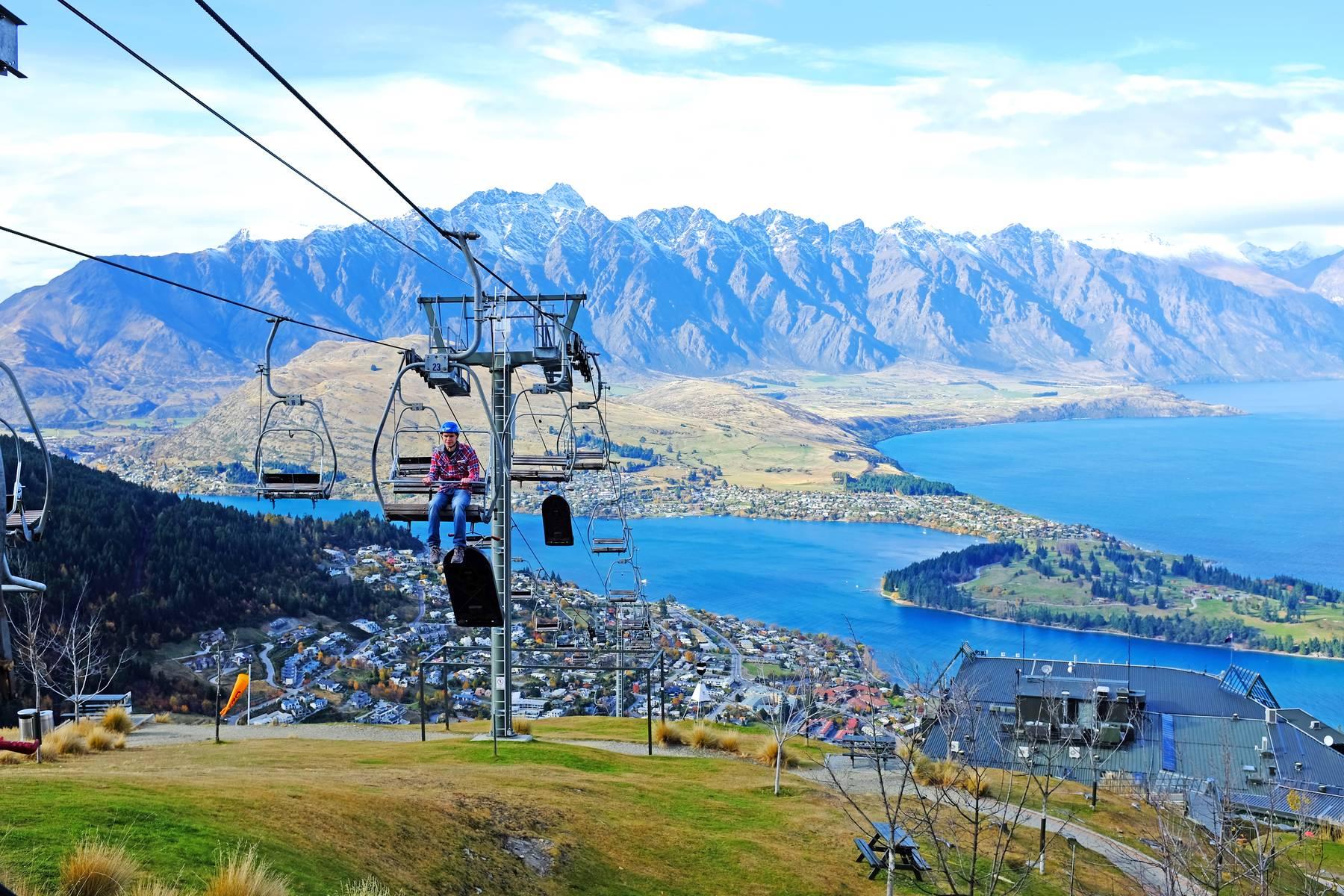 Canada (Vancouver - Whistler Village - Granville Island - Montreal - Quebec - Ottawa - Toronto - Niagara)