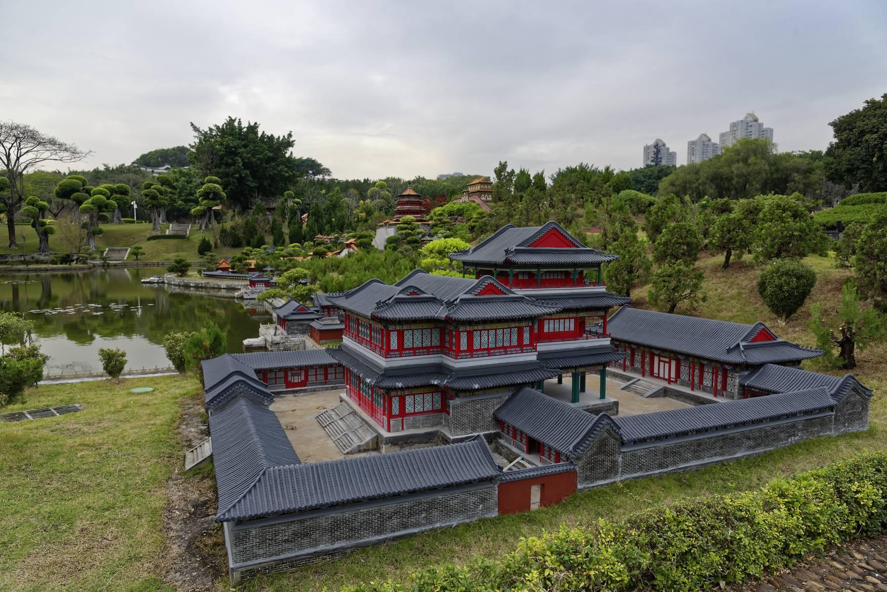 Hong Kong - Thẩm Quyến (Đại Lộ Danh Vọng - Đền Huỳnh Đại Tiên - Chợ Quý Bà - Trung Hoa Cẩm Tú - Shenzhen Bay Mixc)