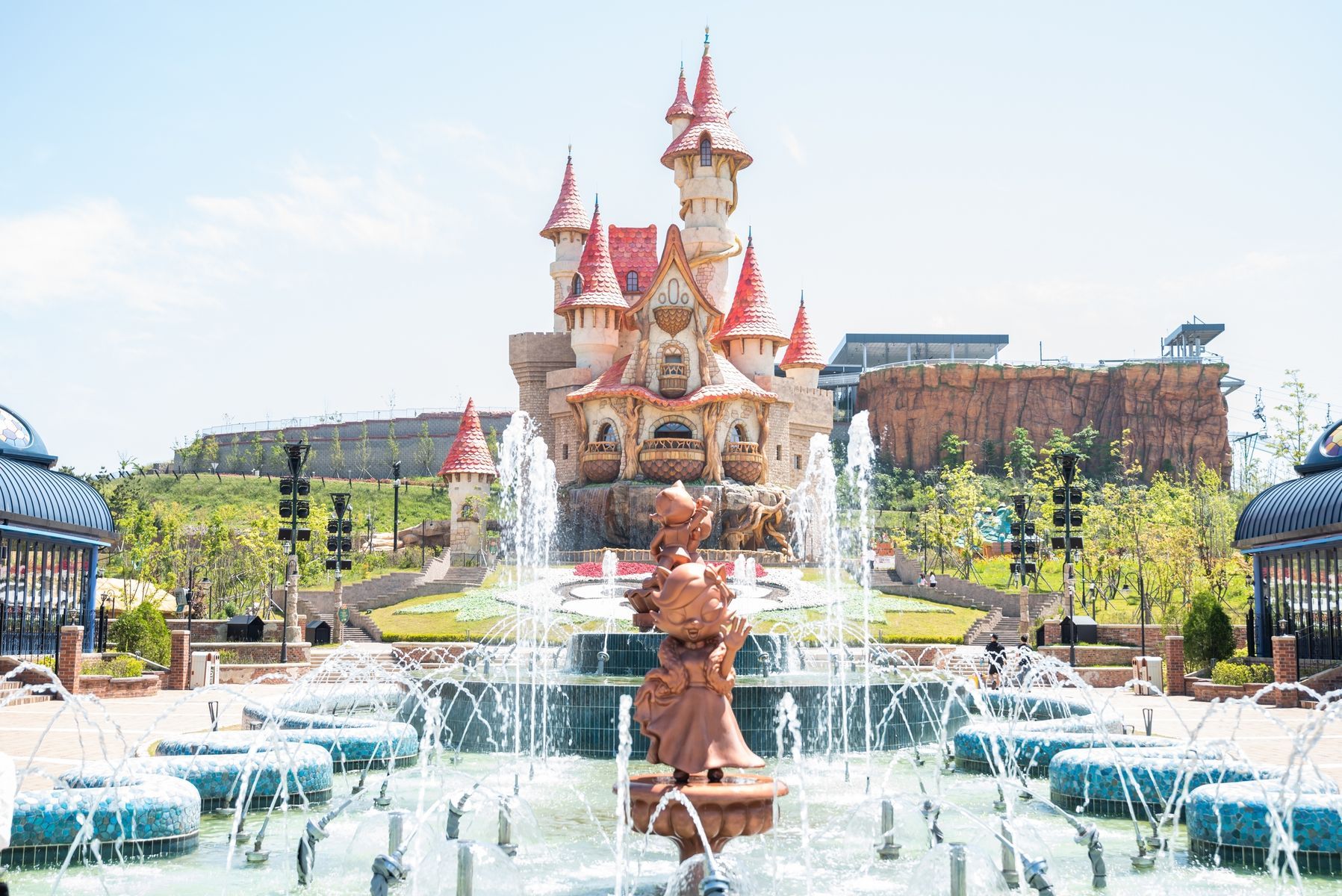 Hàn Quốc (Seoul - Nami – Vườn Morning Calm - Làng Dân Tộc Korean Folk – Công Viên Everland - Painter Heros Show - Thư Viện Starfield)