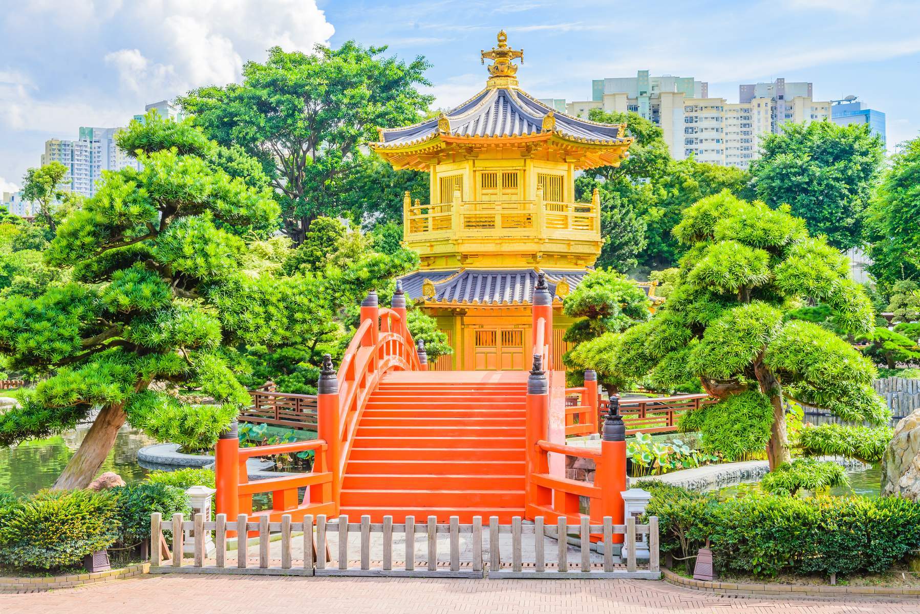 Hong Kong (Đại Lộ Danh Vọng - Chợ Quý Bà - Thiền Viện Chí Liên - Bảo Tàng Sáp - 01 Ngày Tự Do Hoặc Option Tour)