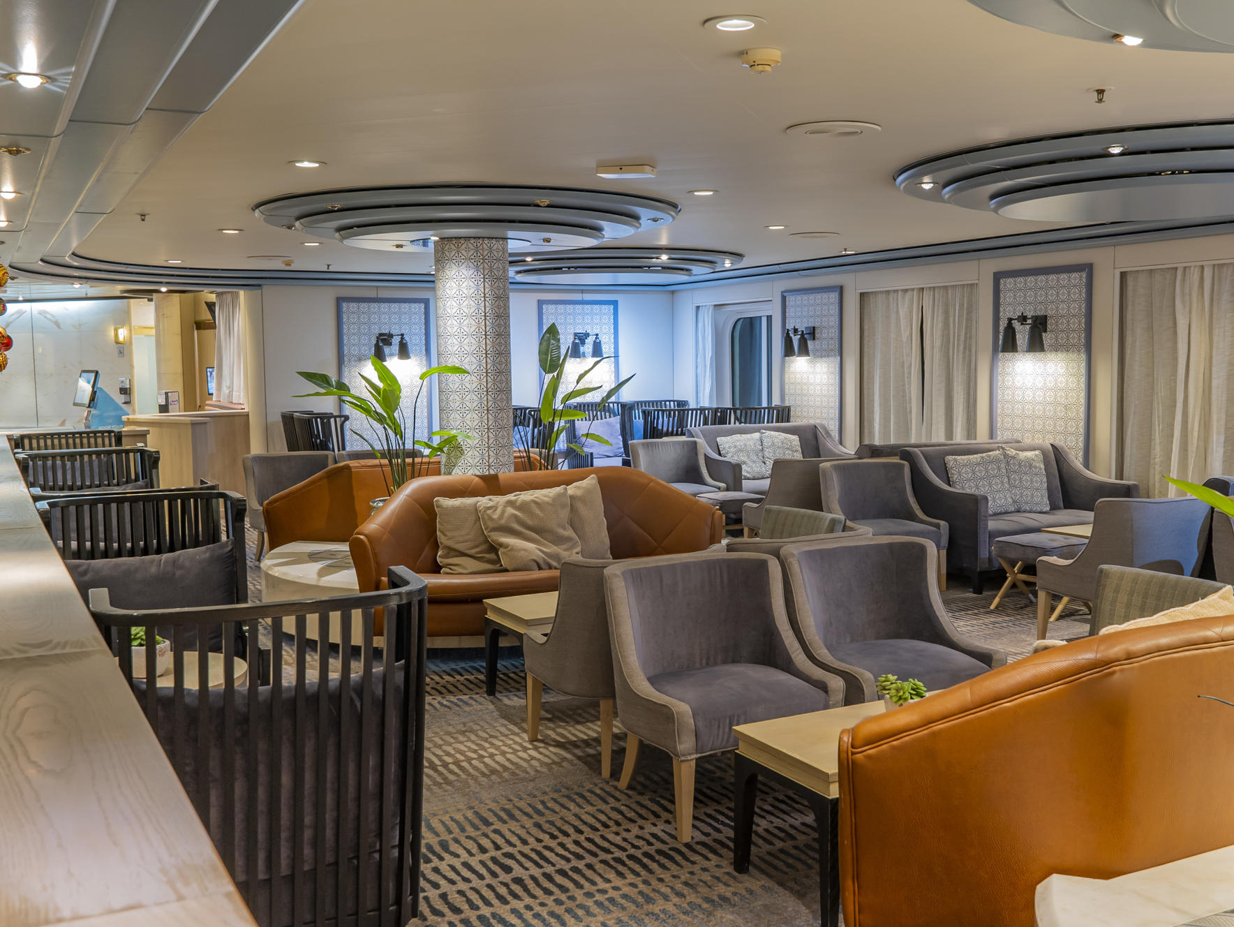 Du Thuyền 5 Sao Star Voyager: Hải Trình Đồng Nai – Cam Ranh – Hong Kong