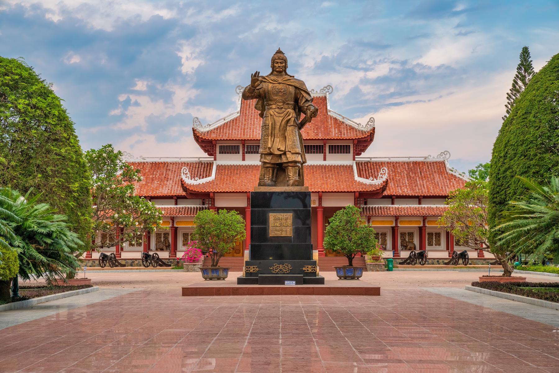 Kỳ Co – Eo Gió - Gành Đá Đĩa – Tháp Nghinh Phong