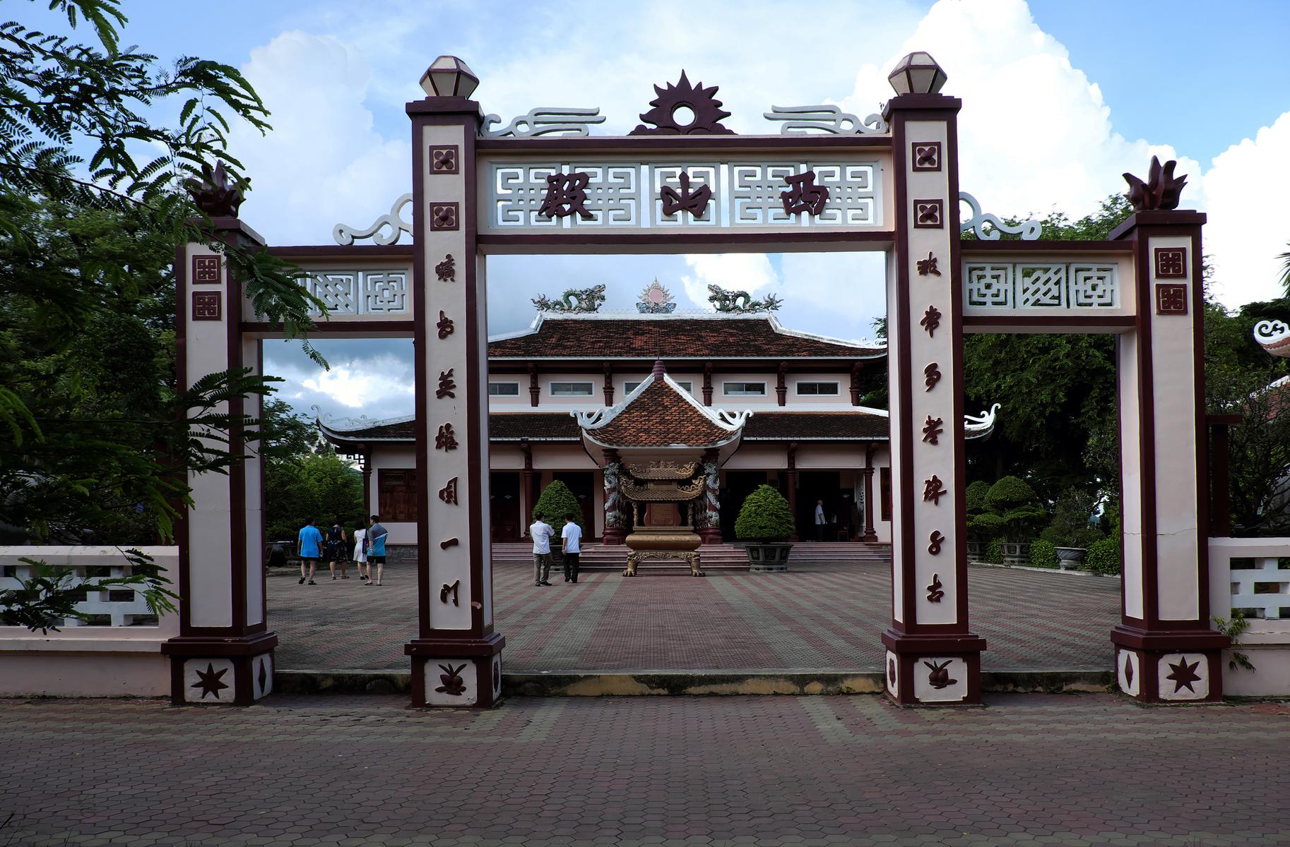 Tuy Hòa - Tháp Nghinh Phong - Gành Đá Dĩa - Quy Nhơn - Kỳ Co - Eo Gió