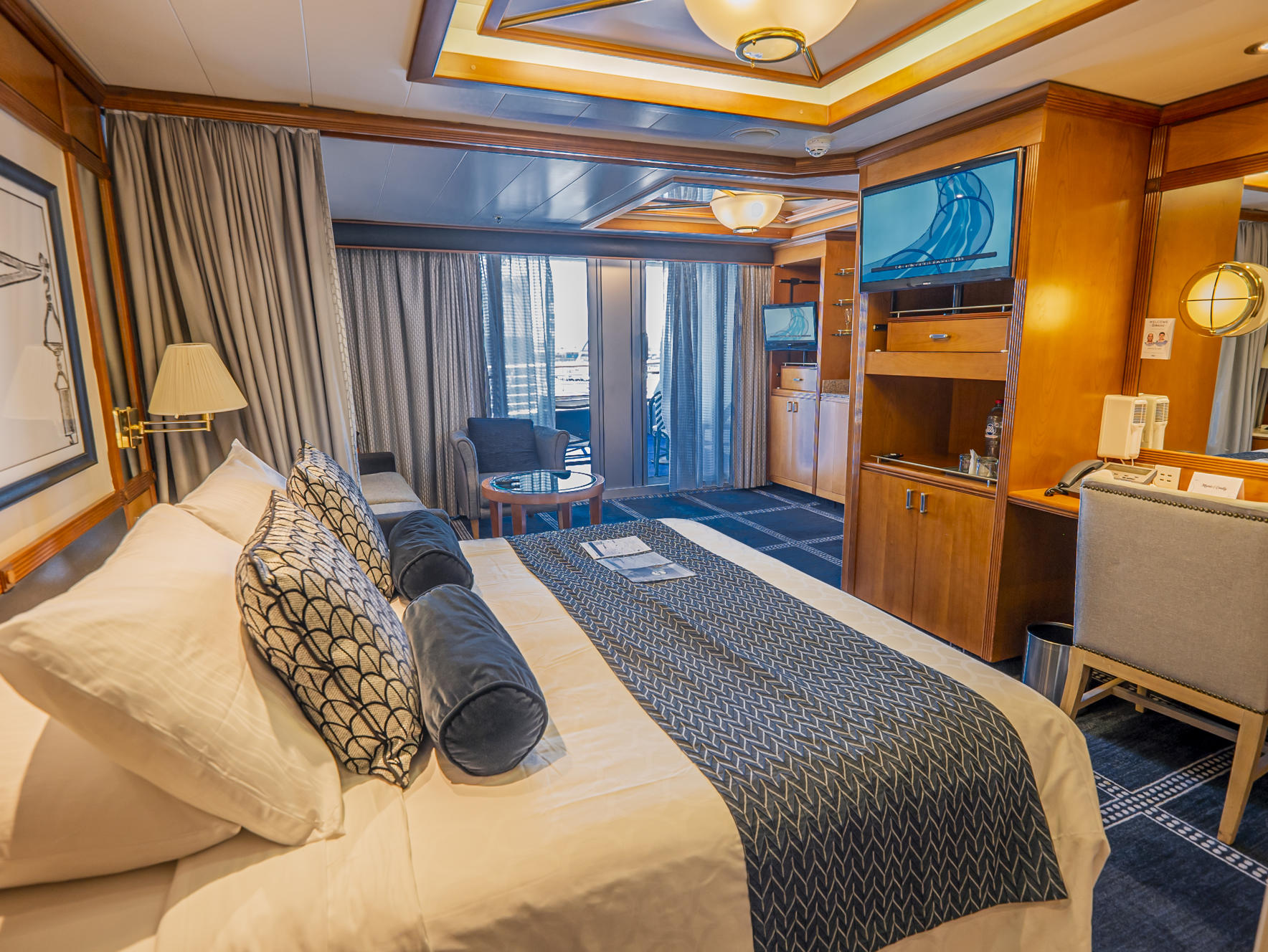 Du Thuyền 5 Sao Star Voyager: Hải Trình Đồng Nai – Cam Ranh – Hong Kong