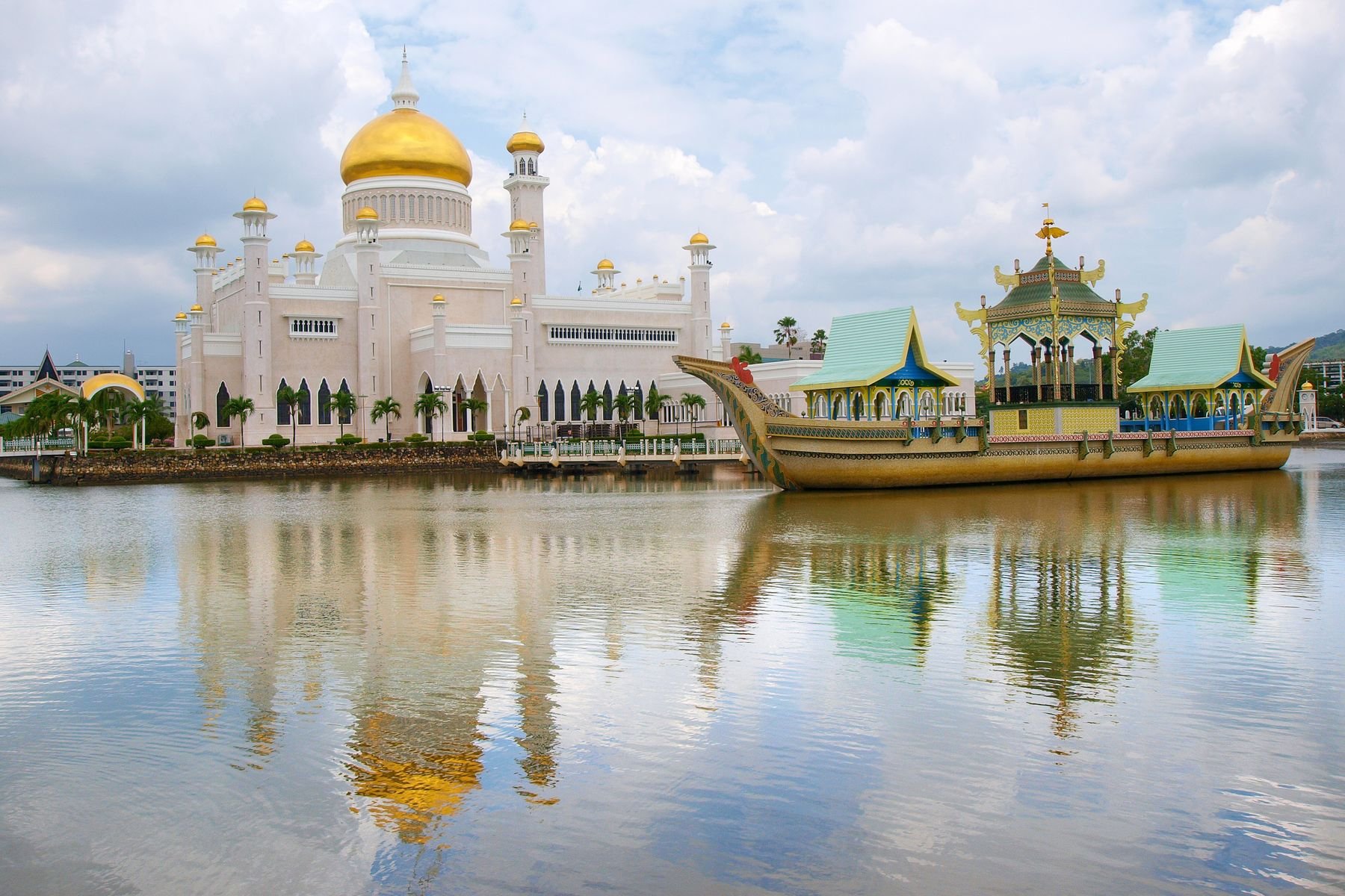 Brunei (Thánh Đường Jame As’r Hassanil Bolkiah - Vườn Quốc Gia Temburong - Bảo Tàng Regalia)
