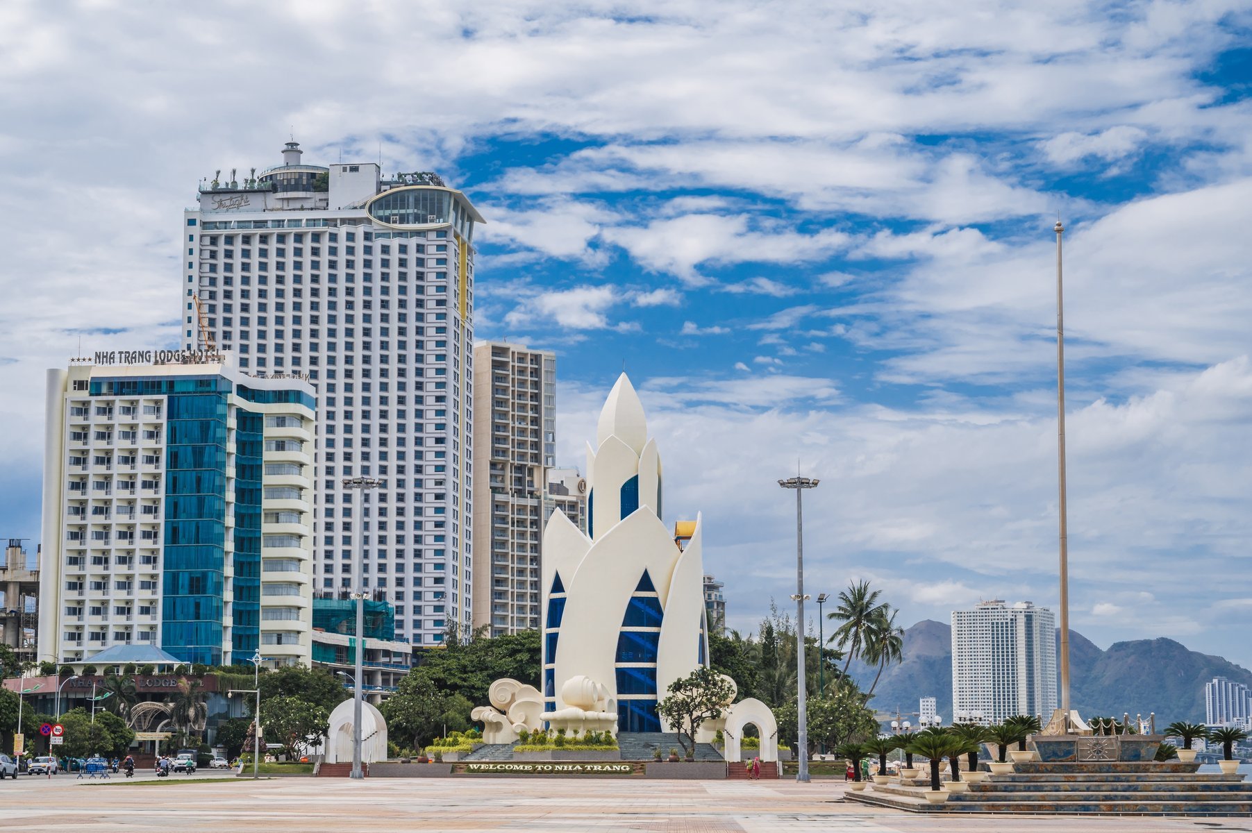 Nha Trang - Thác Yangbay - Đảo Hoa Lan - Vega City – Marina Beach Club Khám Phá Vinwonders & Buffet Trưa