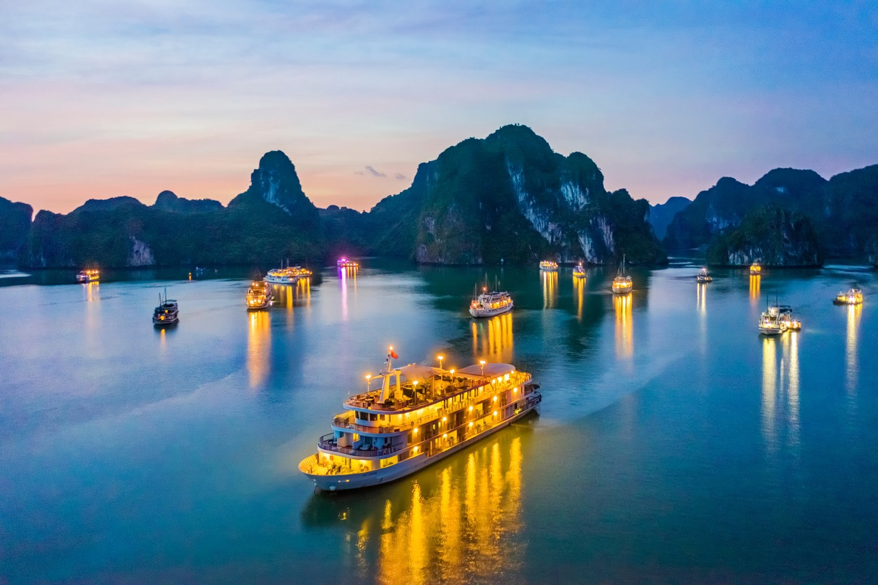 Hải Phòng – Yên Tử – Du Thuyền Cao Cấp Hạ Long
