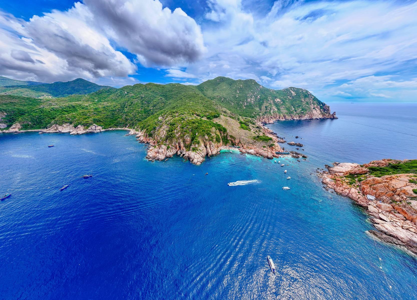 Ninh Chữ - Phan Thiết - Queen Farm - Trùng Sơn Cổ Tự - Thiền Viện Trúc Lâm Viên Ngộ - Vịnh Vĩnh Hy – Hang Rái - Vườn Nho – Tanyoli Mông Cổ