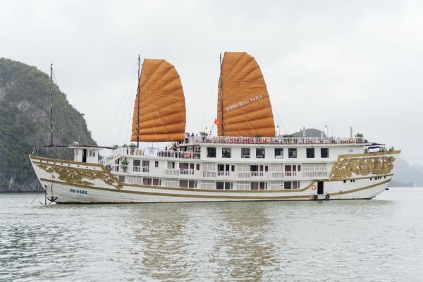 Tour du thuyền INDOCHINE SAILS - Hạ Long