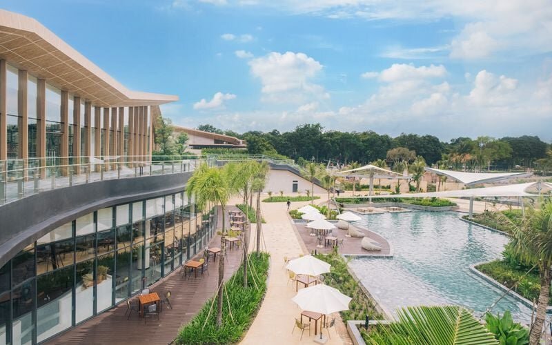 Người Cao Tuổi (Minera Hot Spring Bình Châu)