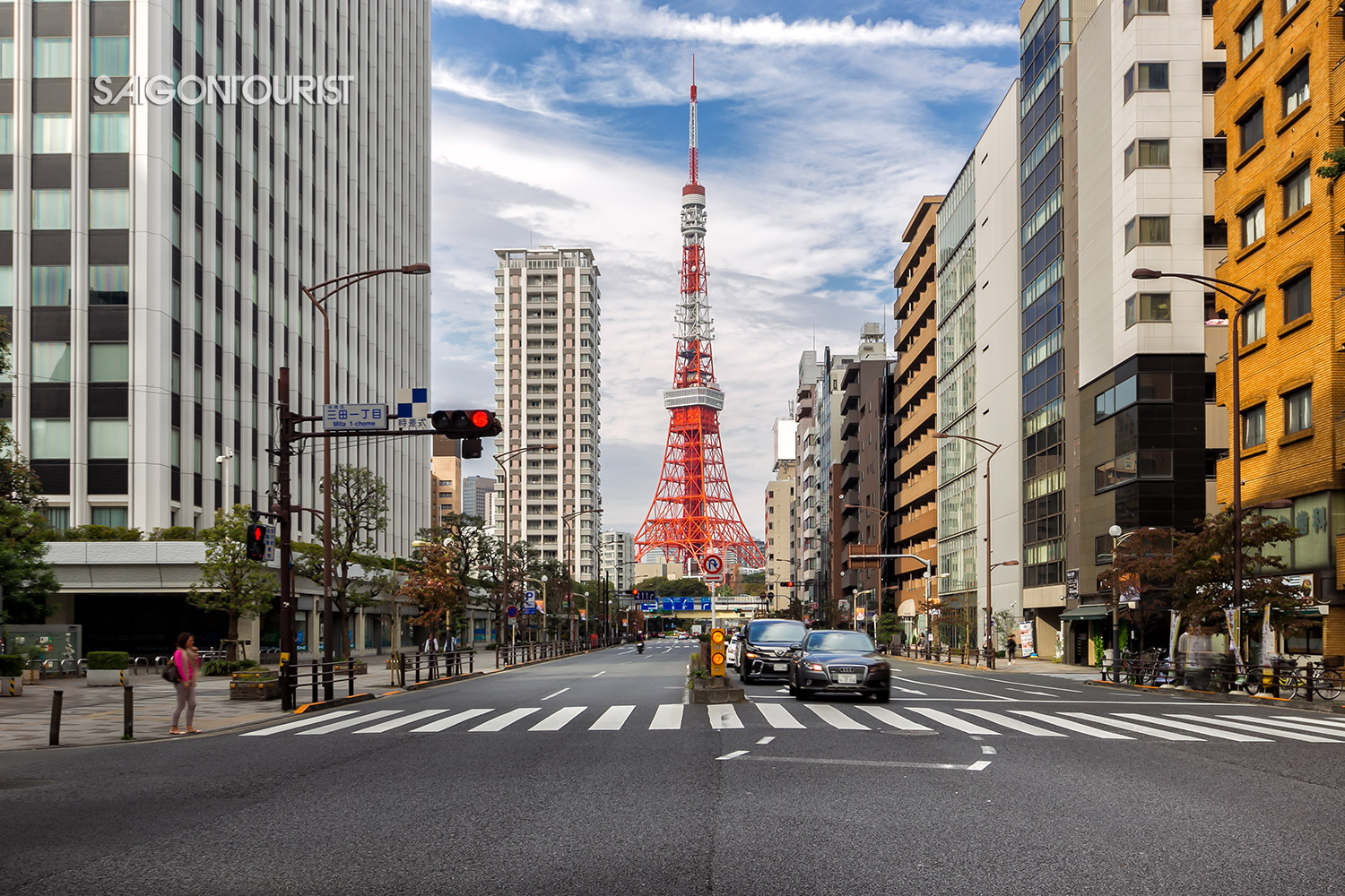 Tokyo Tower Skyline 575087044 