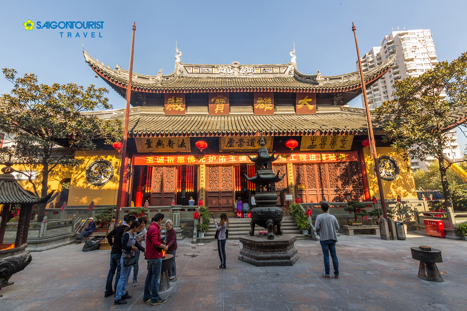 The Jade Buddha Temple is a Buddhist temple in Shanghai chua phat ngoc 241075780
